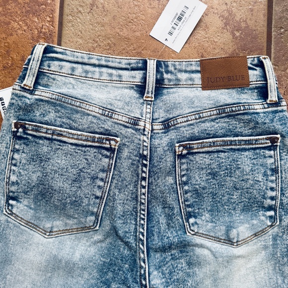 Judy Blue The It Girl Wide Leg Jeans - 7/28 - Picture 4 of 7